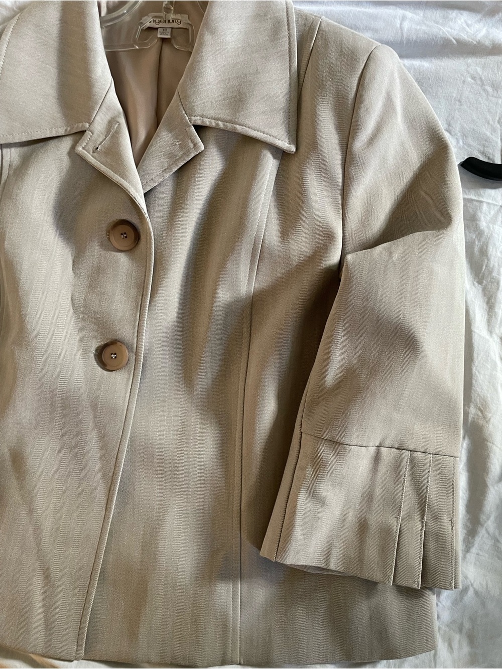 Tailored Taupe Cropped Blazer with Pleated 3/4 Sleeves - Picture 12 of 12